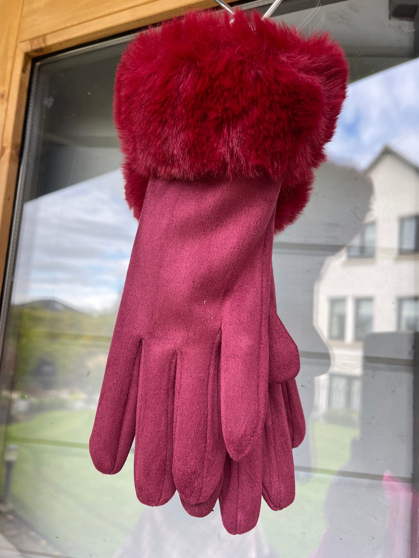**SALE** Fluffy Top Gloves