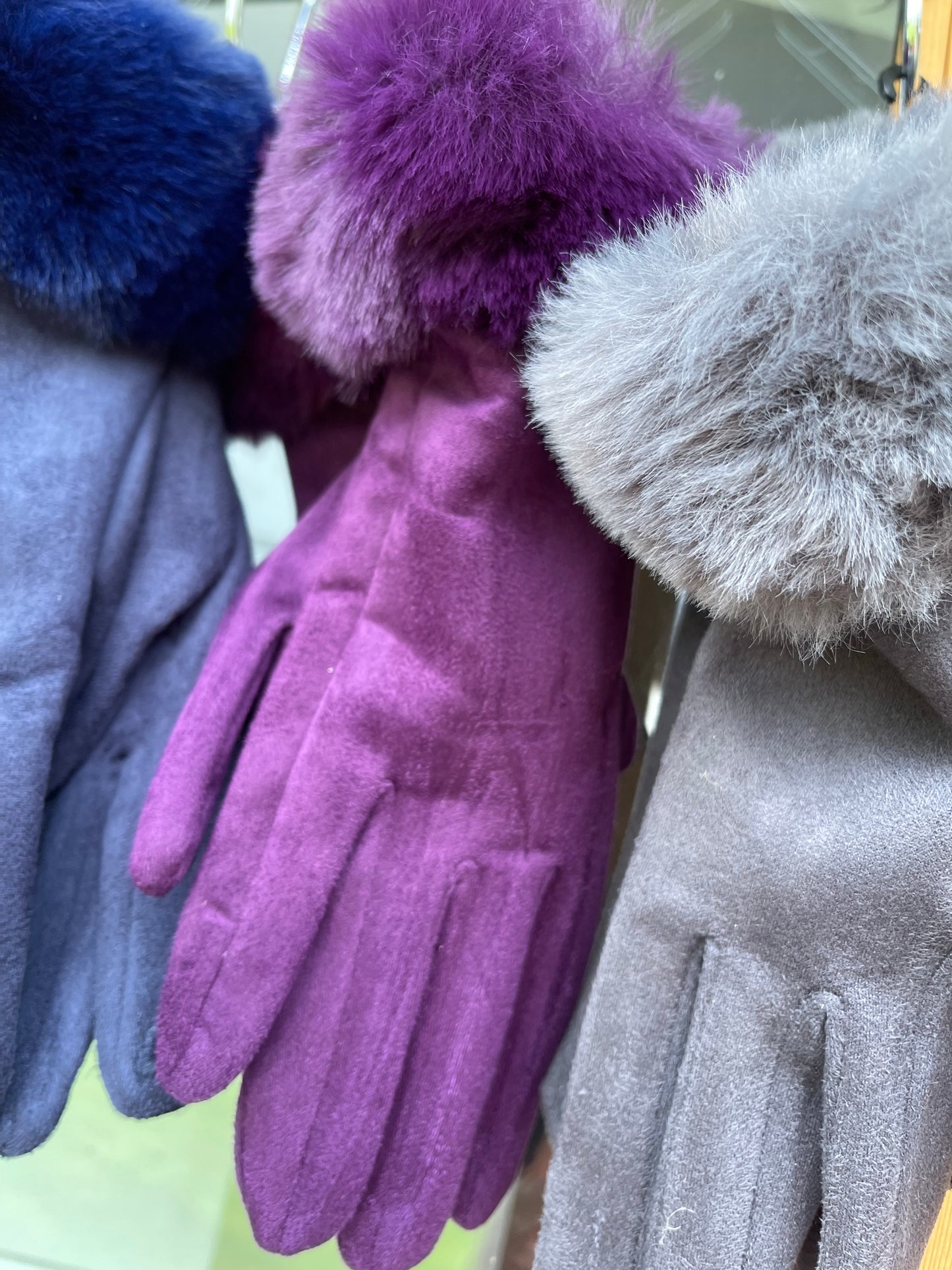**SALE** Fluffy Top Gloves
