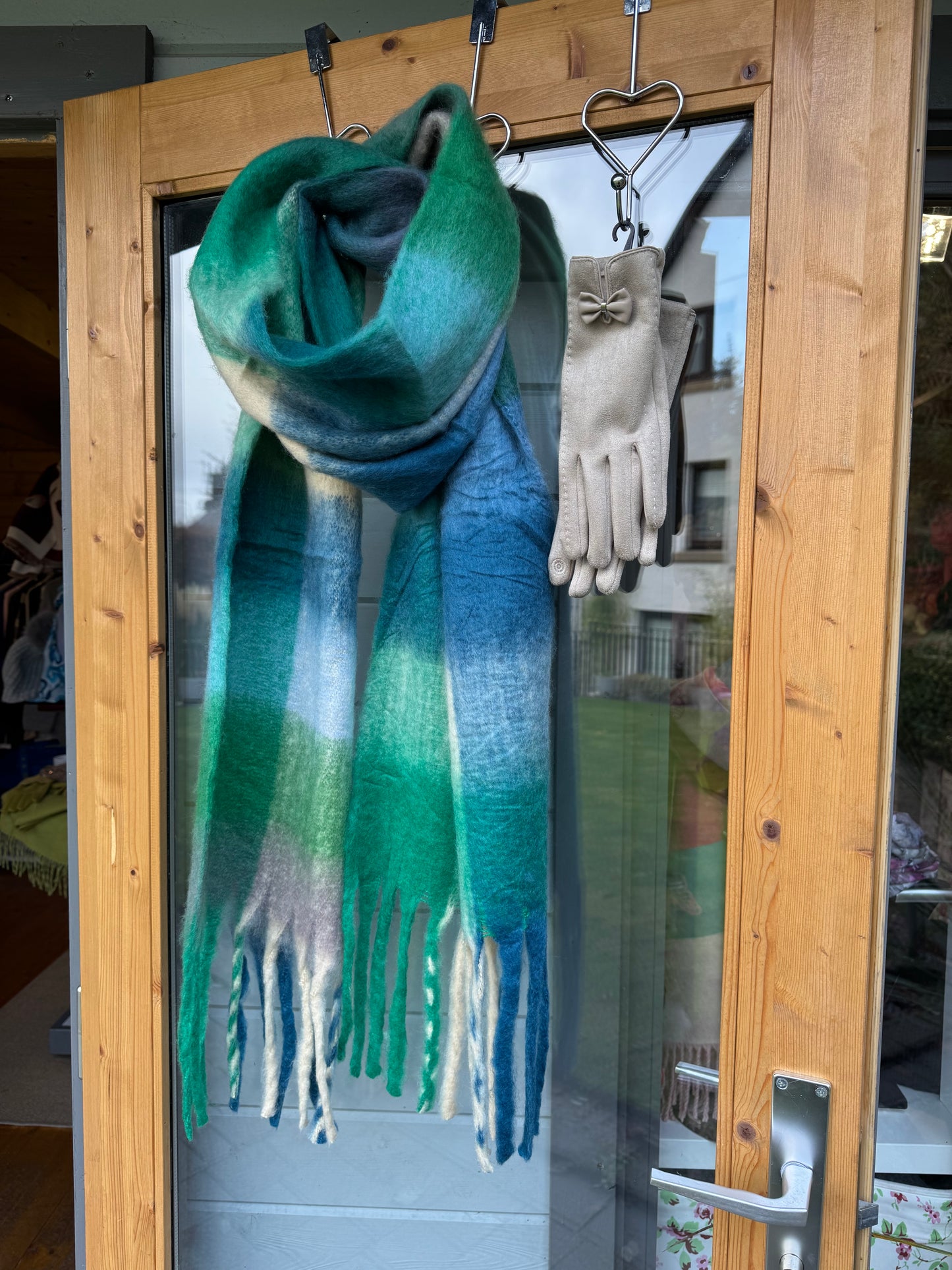 Fluffy Checked Scarf