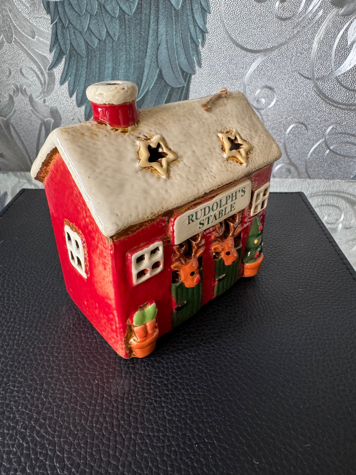 Rudolph Stable Tea Light Holder