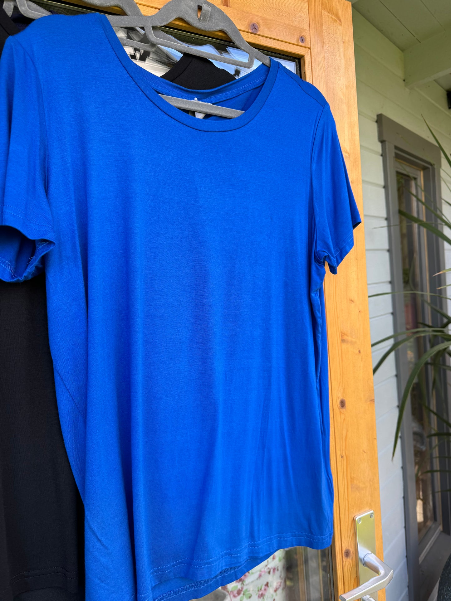 Plain T-Shirt / Top