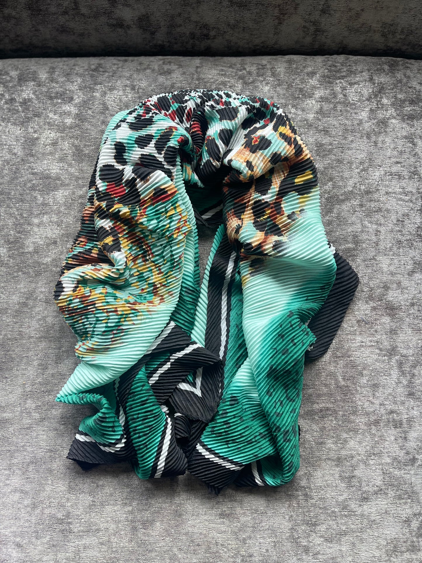 Crinkle leopard scarf