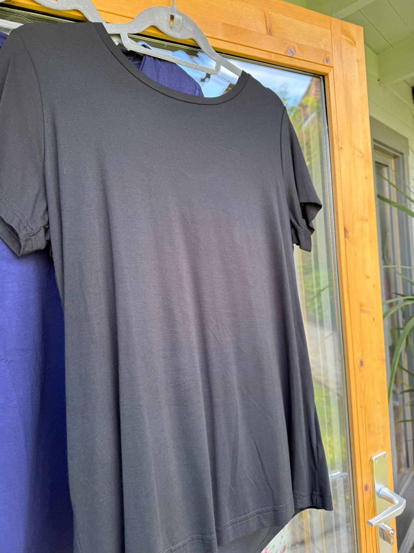 Plain T-Shirt / Top