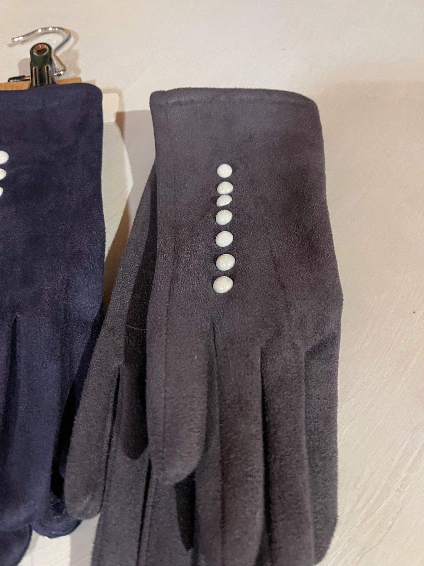 **SALE** Pearl Gloves