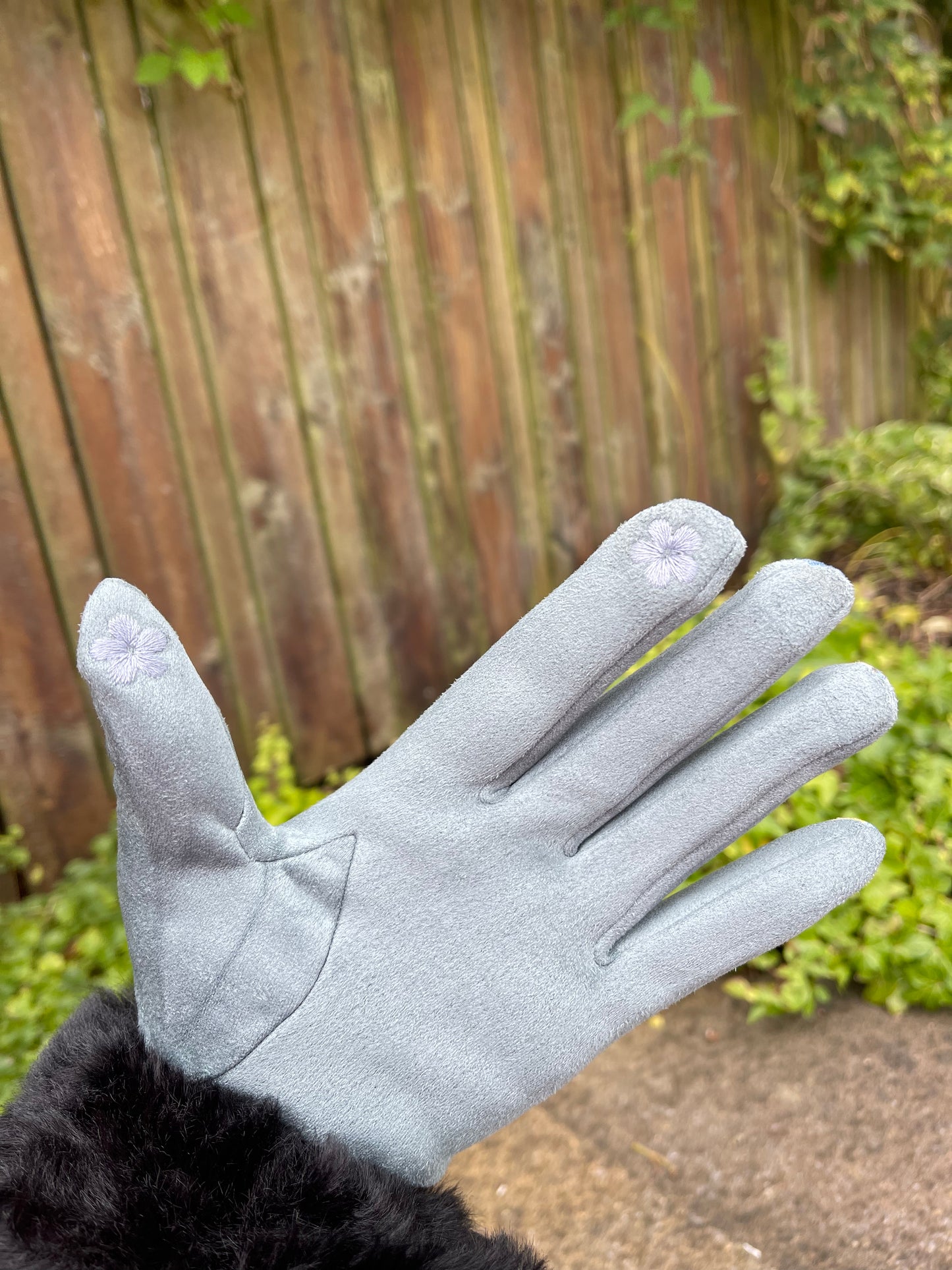 **SALE** Artistic Gloves