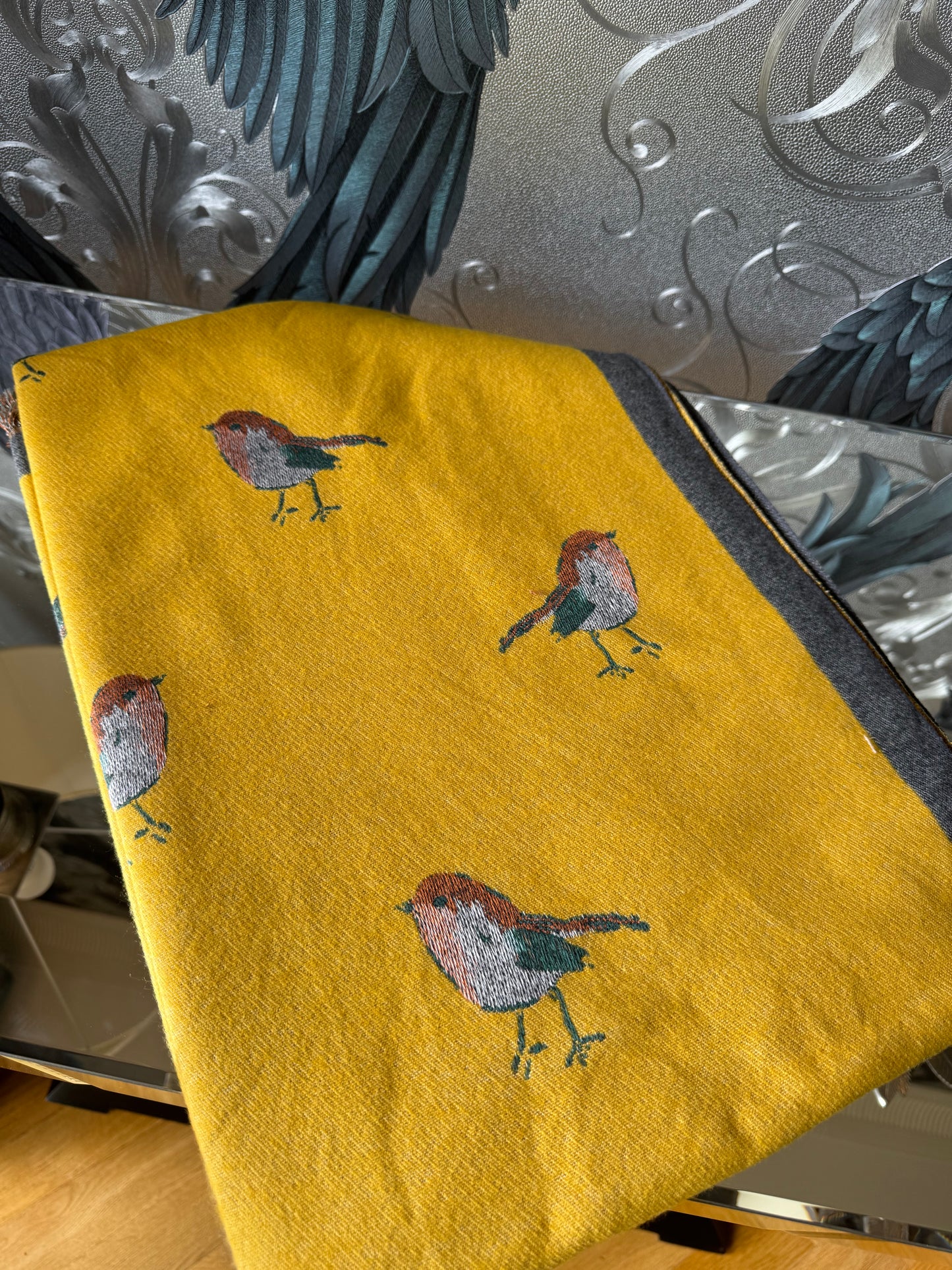 Robin Scarf