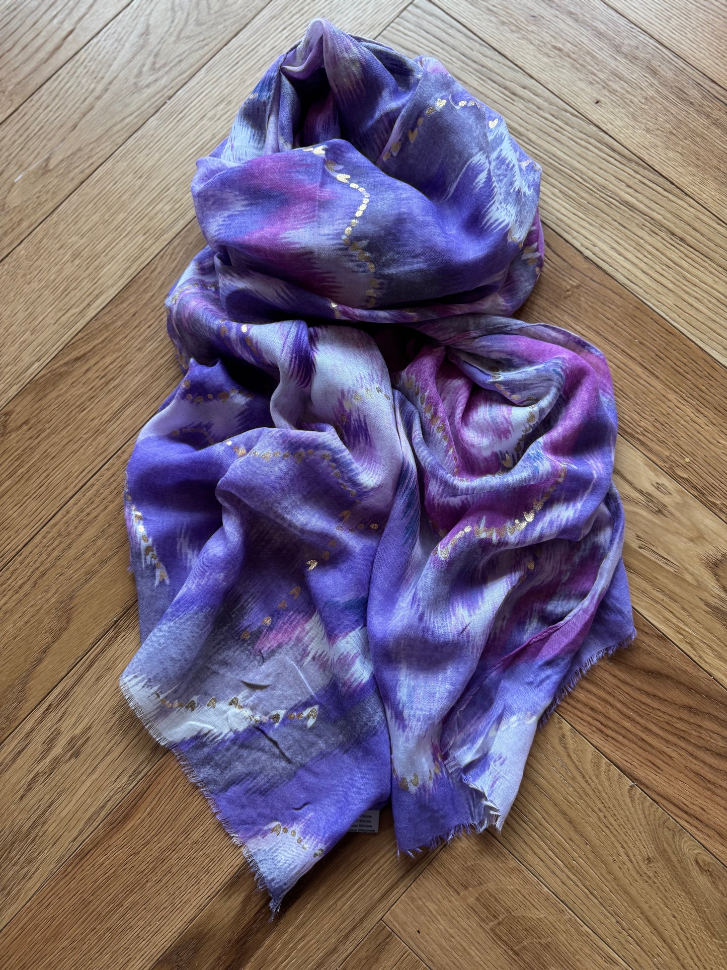 Wave scarf with gold foil