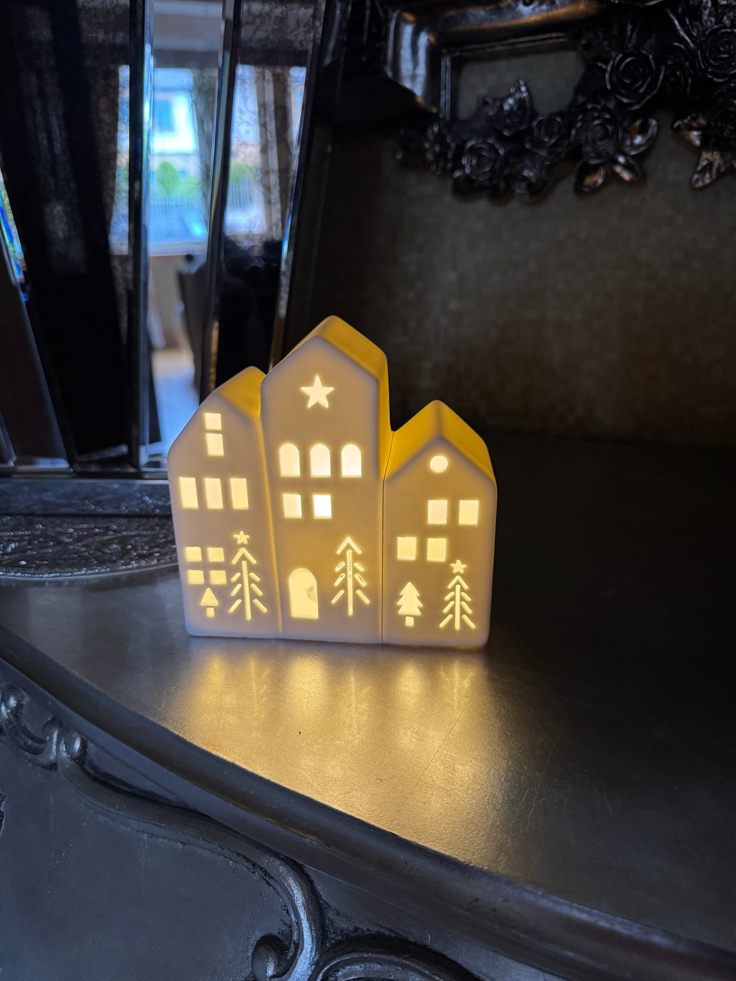 Trio Light Up LED House