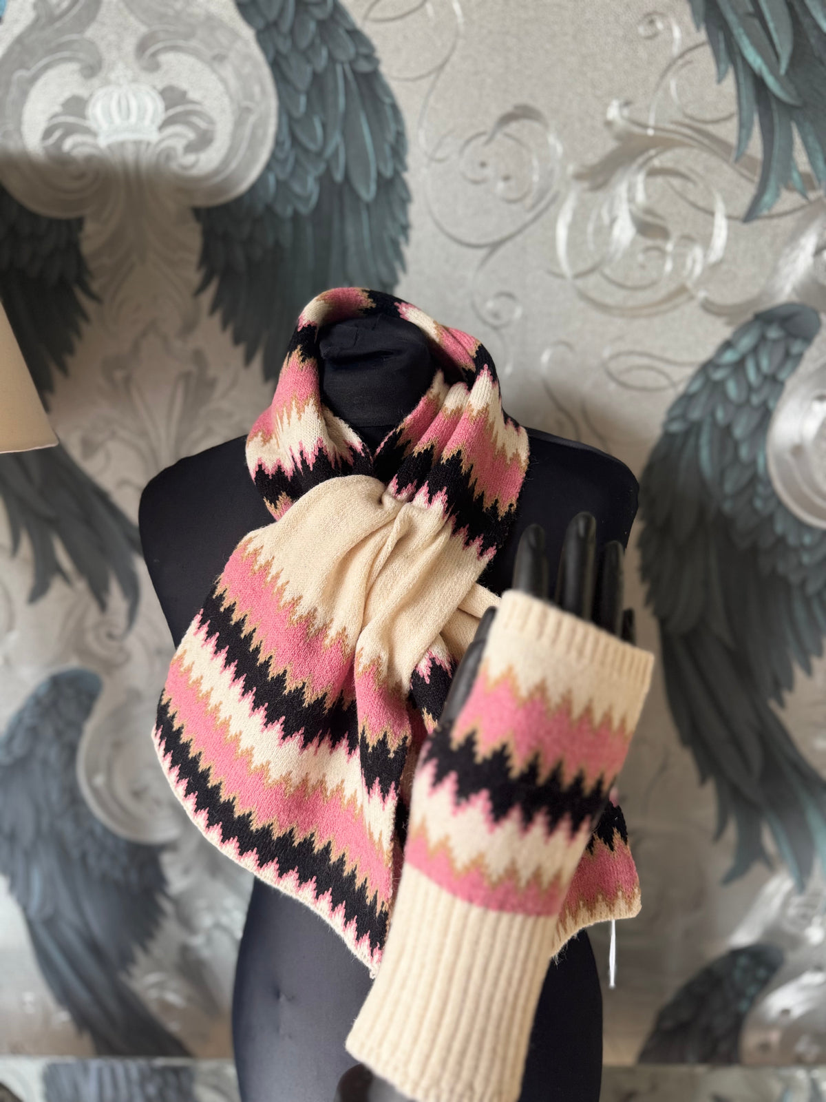 Zelly Pull Thru Scarf and Glove Set
