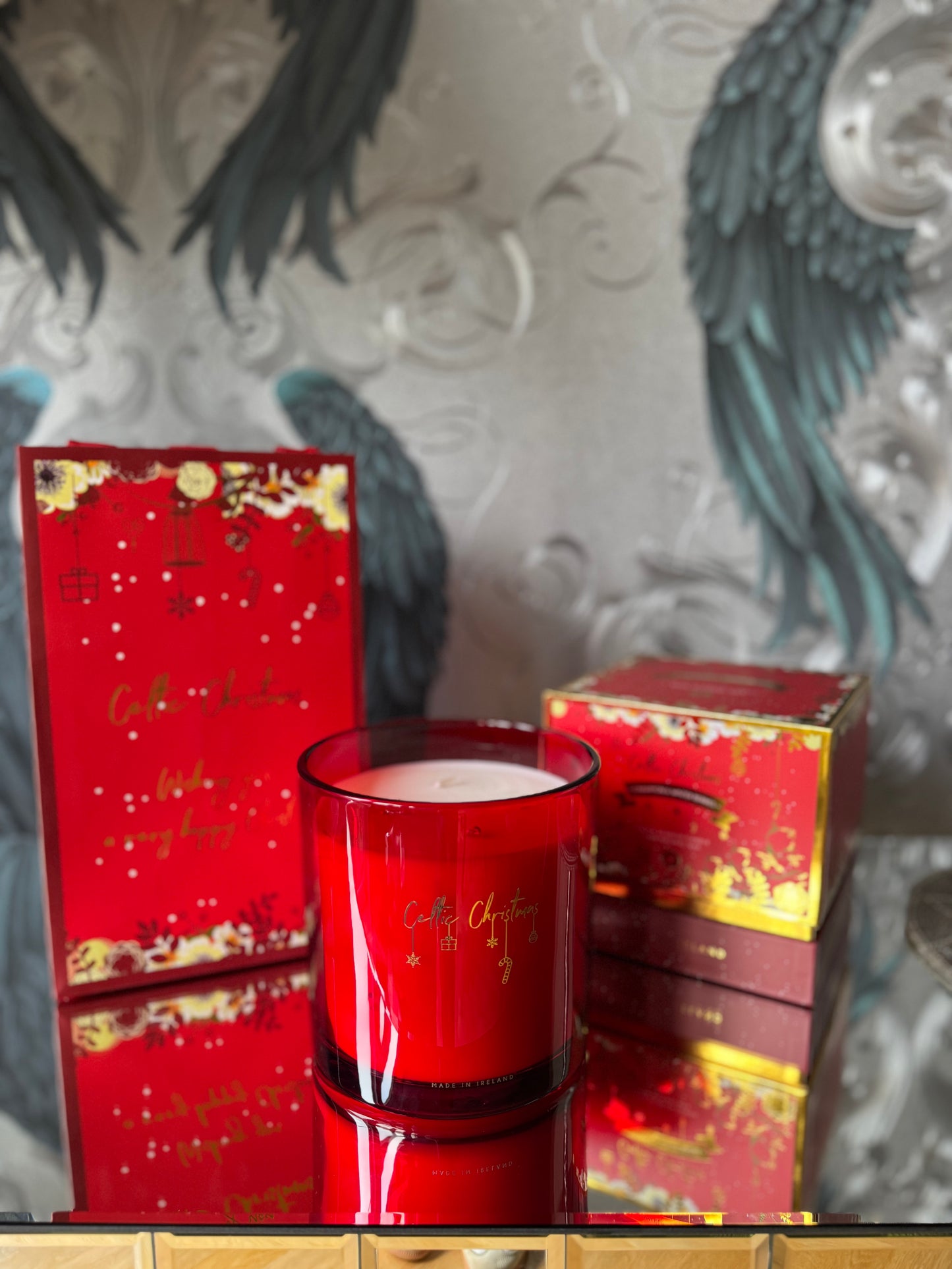 Large 4 Wick Celtic Candle - 1400g with gift box and bag