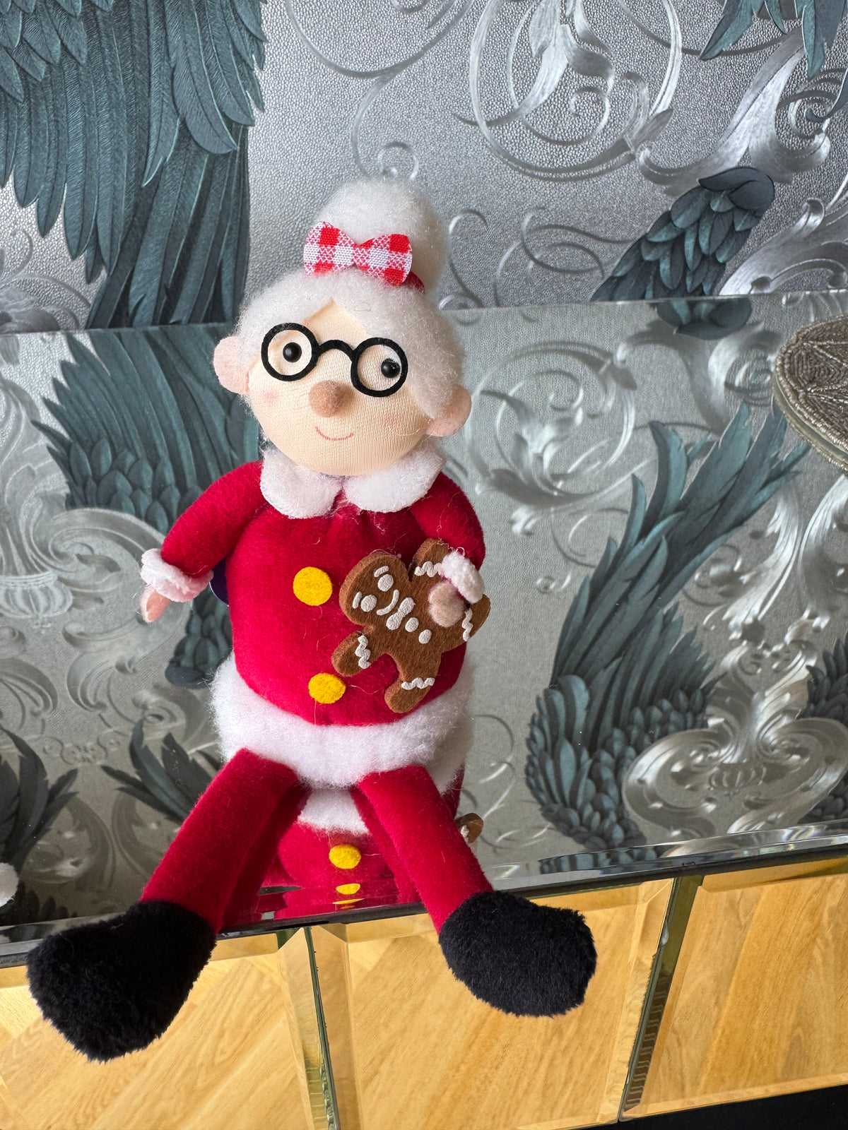 Dangling Legged Mr and Mrs Claus