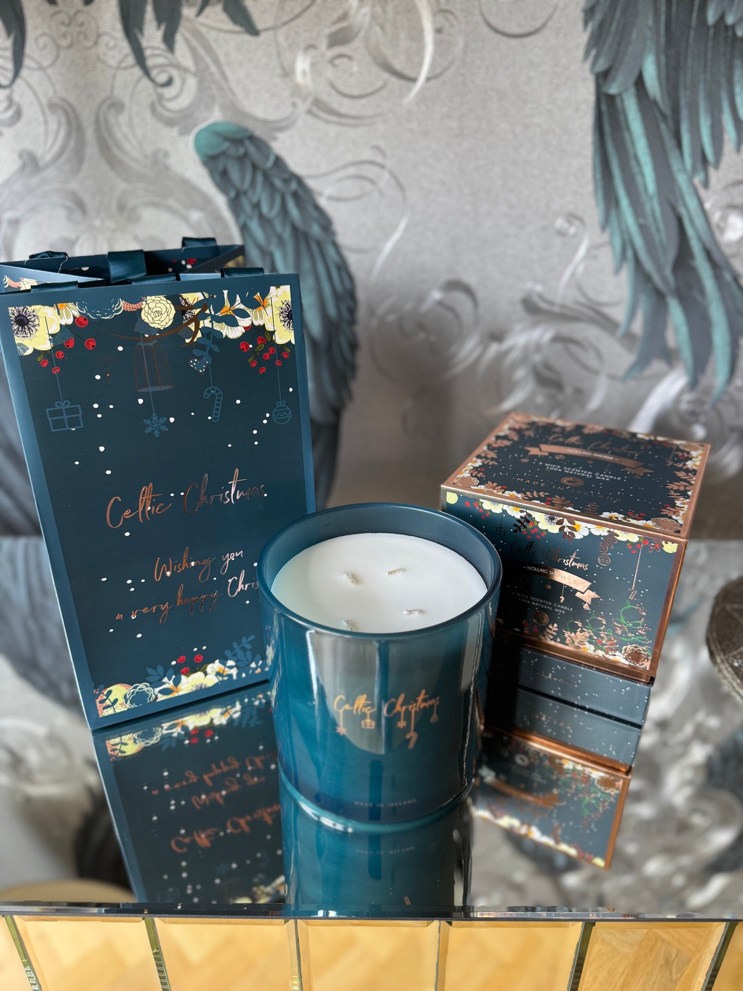 Large 4 Wick Celtic Candle - 1400g with gift box and bag