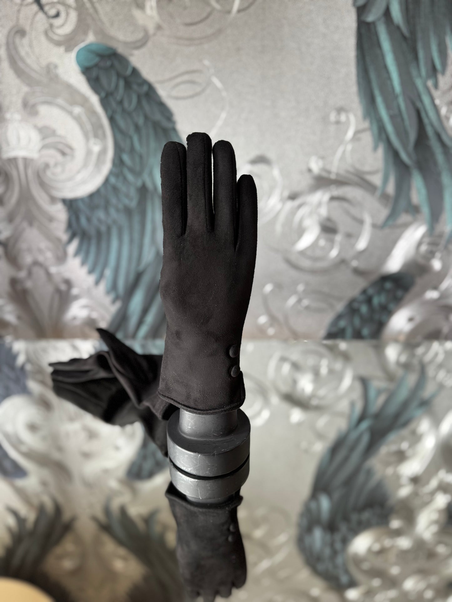 Button Gloves