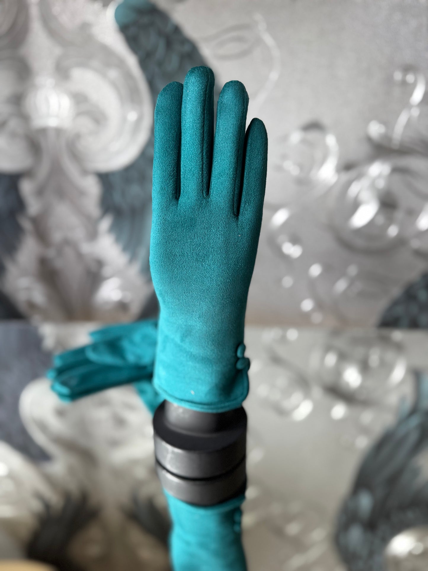 Button Gloves