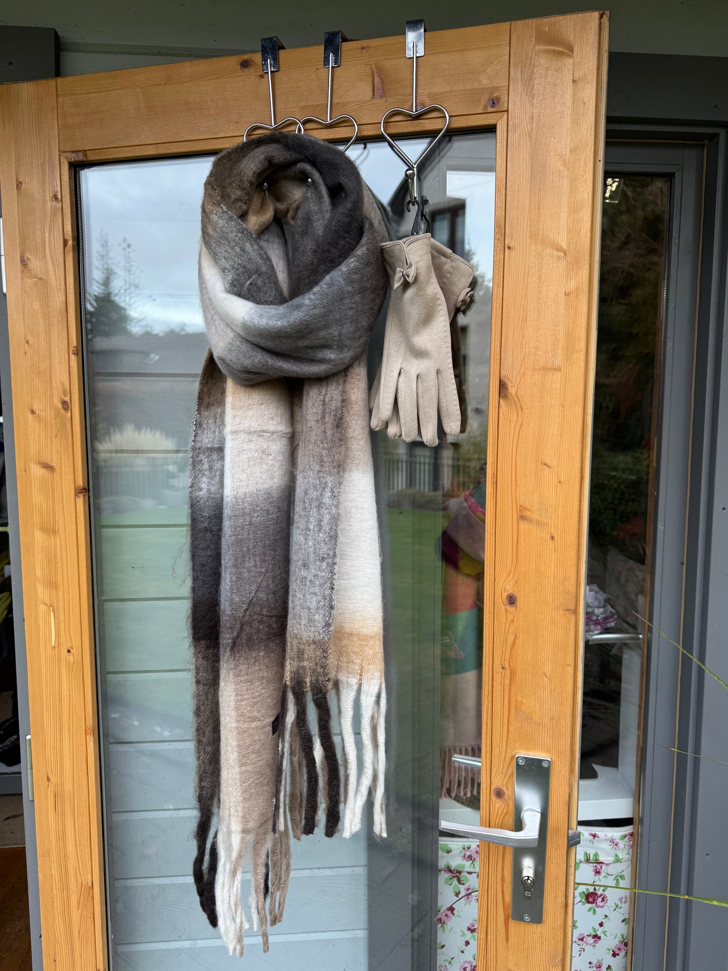 Fluffy Checked Scarf