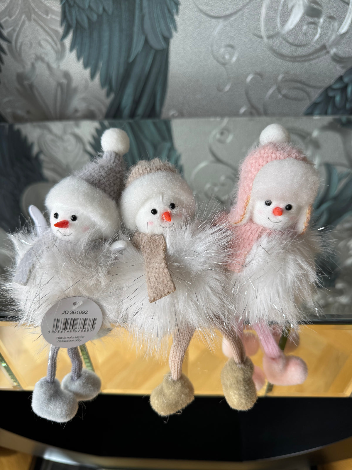 Sitting Fluffy Snowman