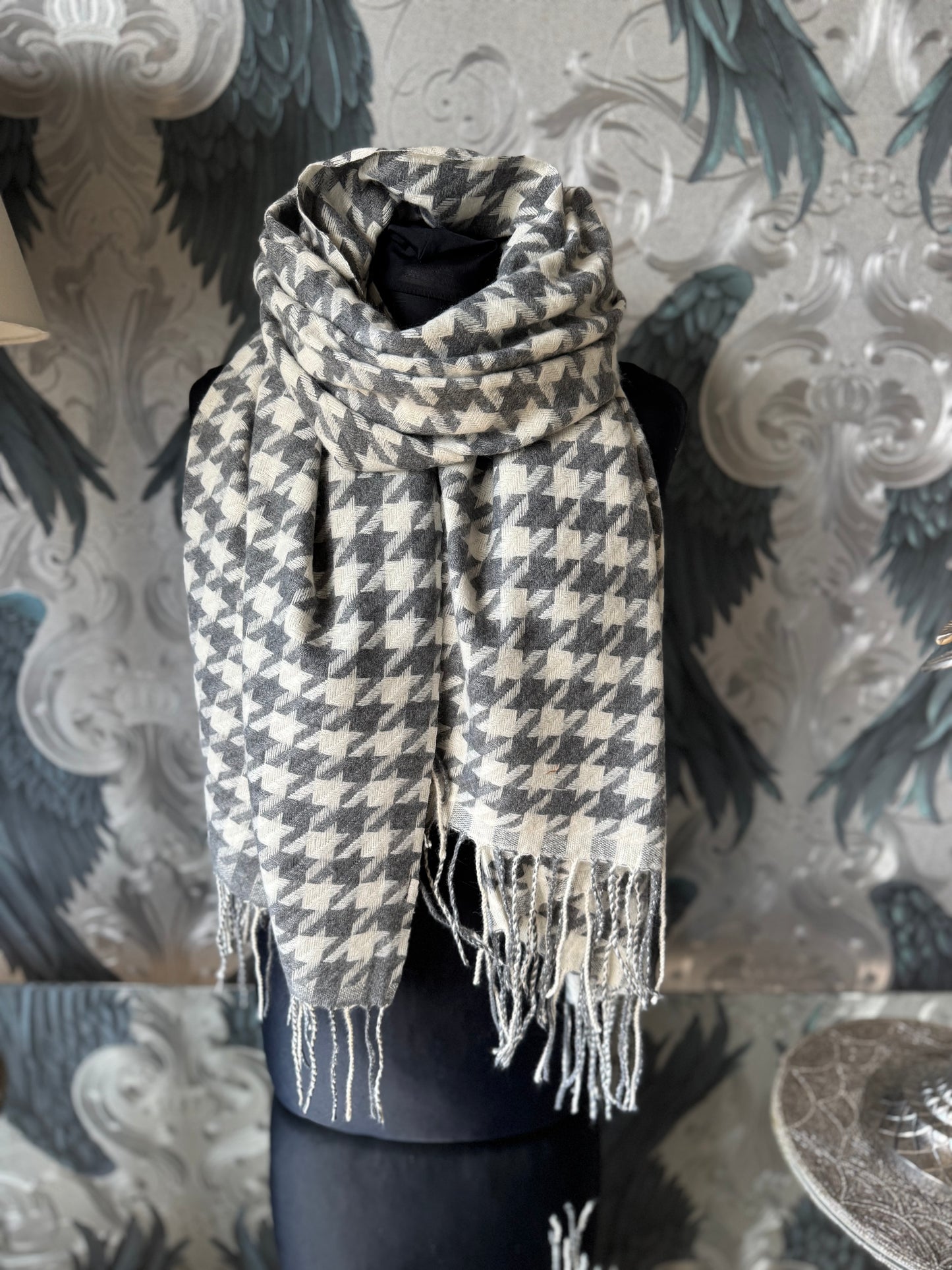 Dogtooth Scarf