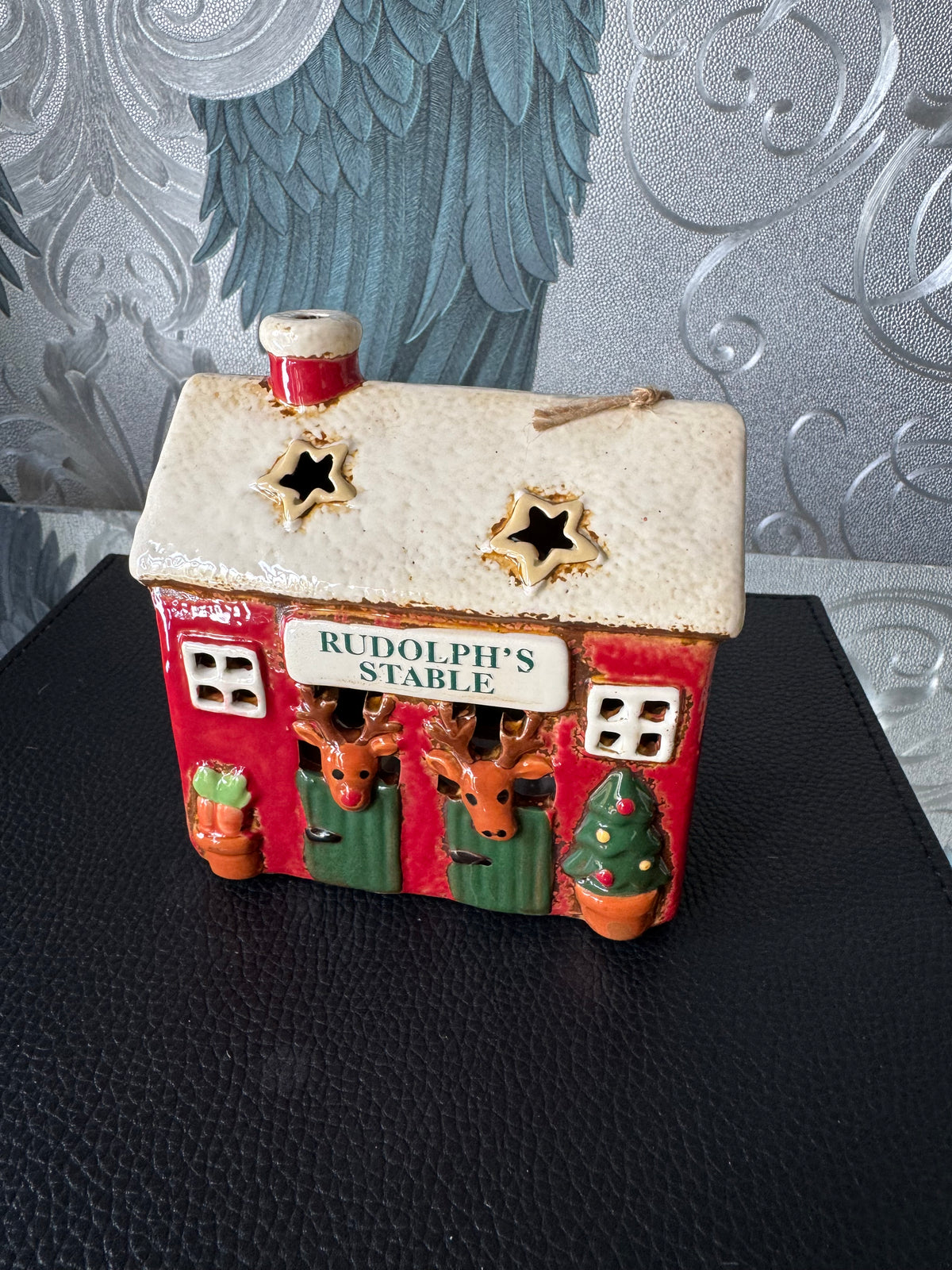 Rudolph Stable Tea Light Holder