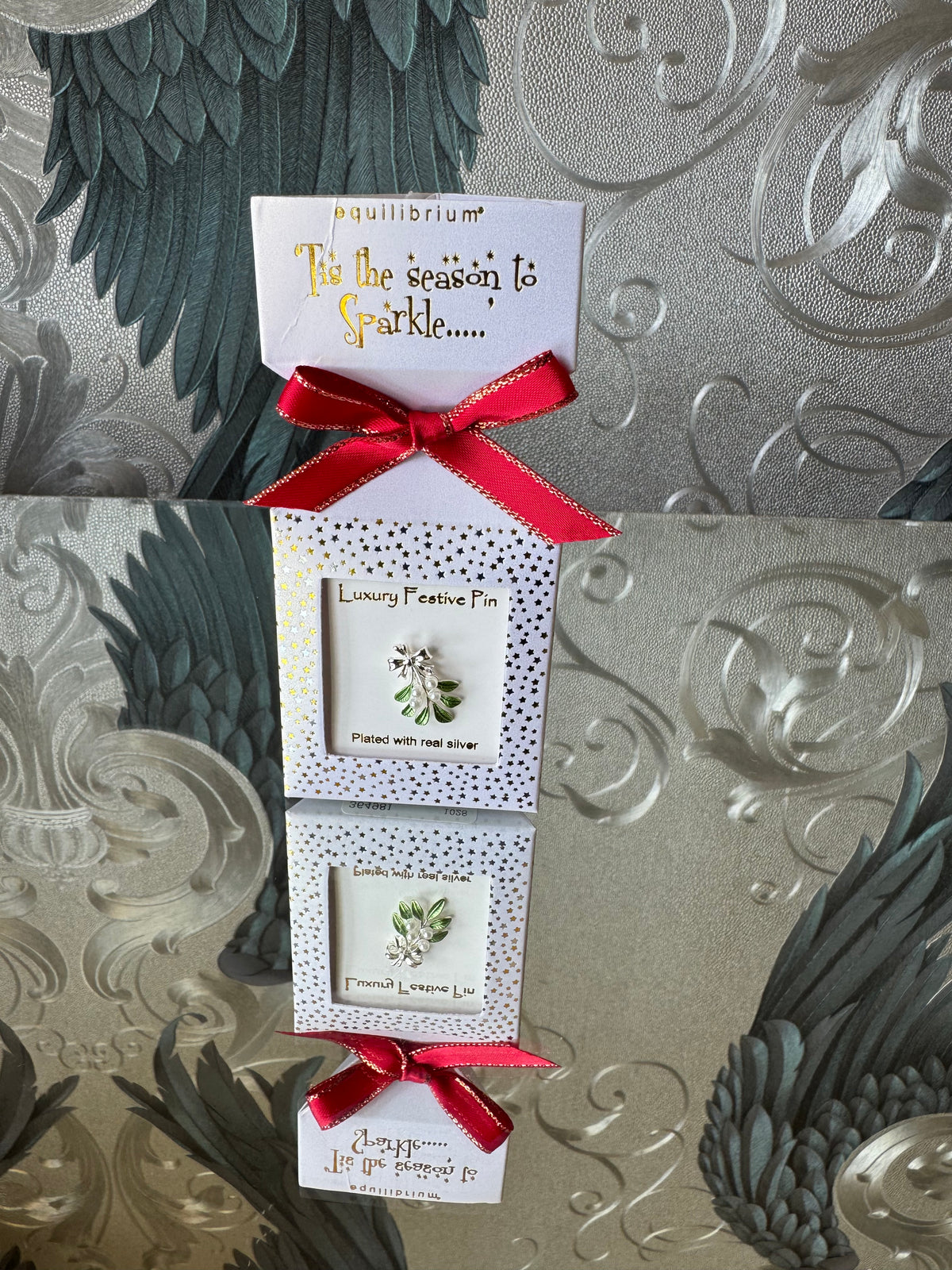 Mistletoe Christmas Pin