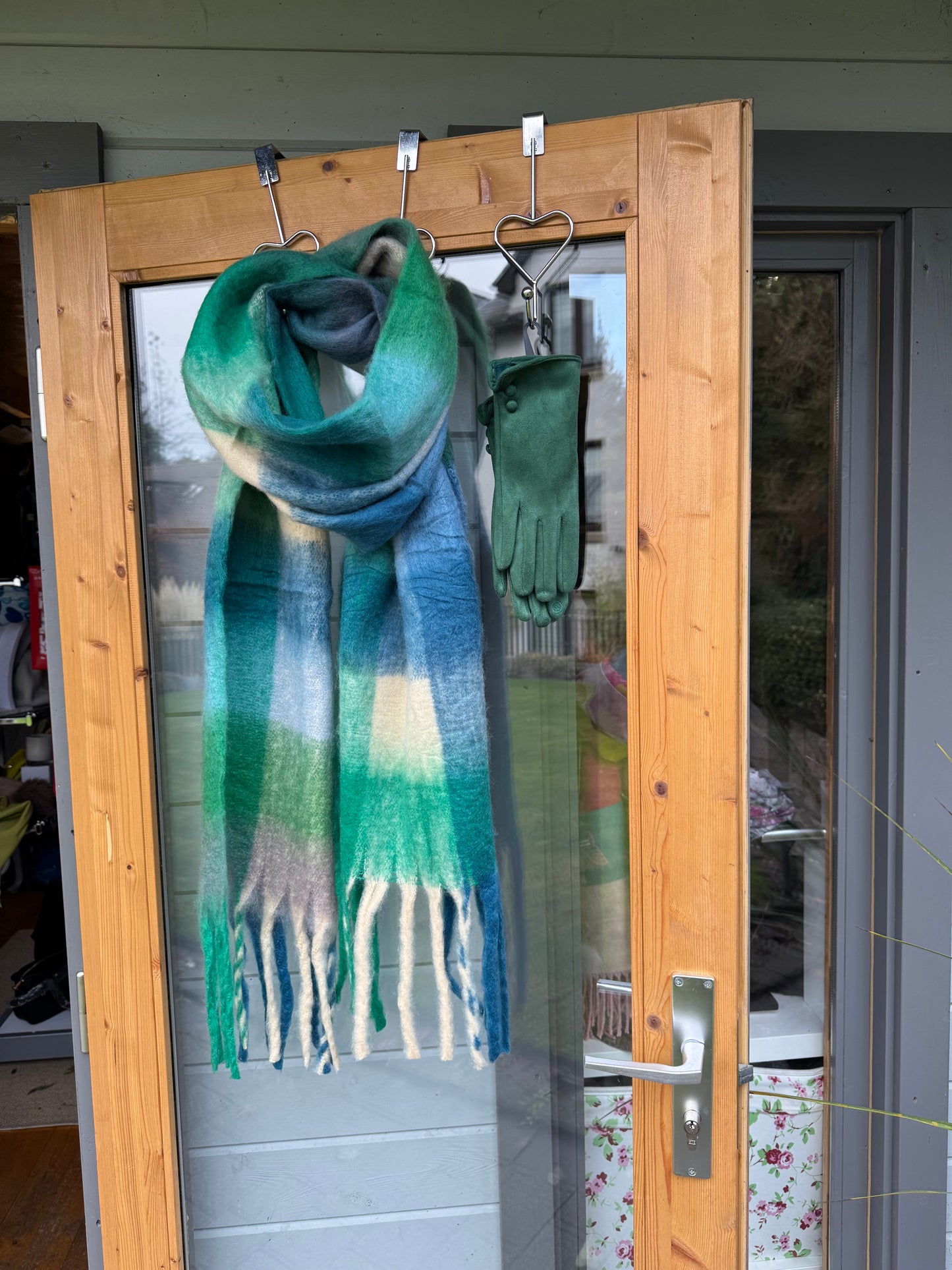 Fluffy Checked Scarf