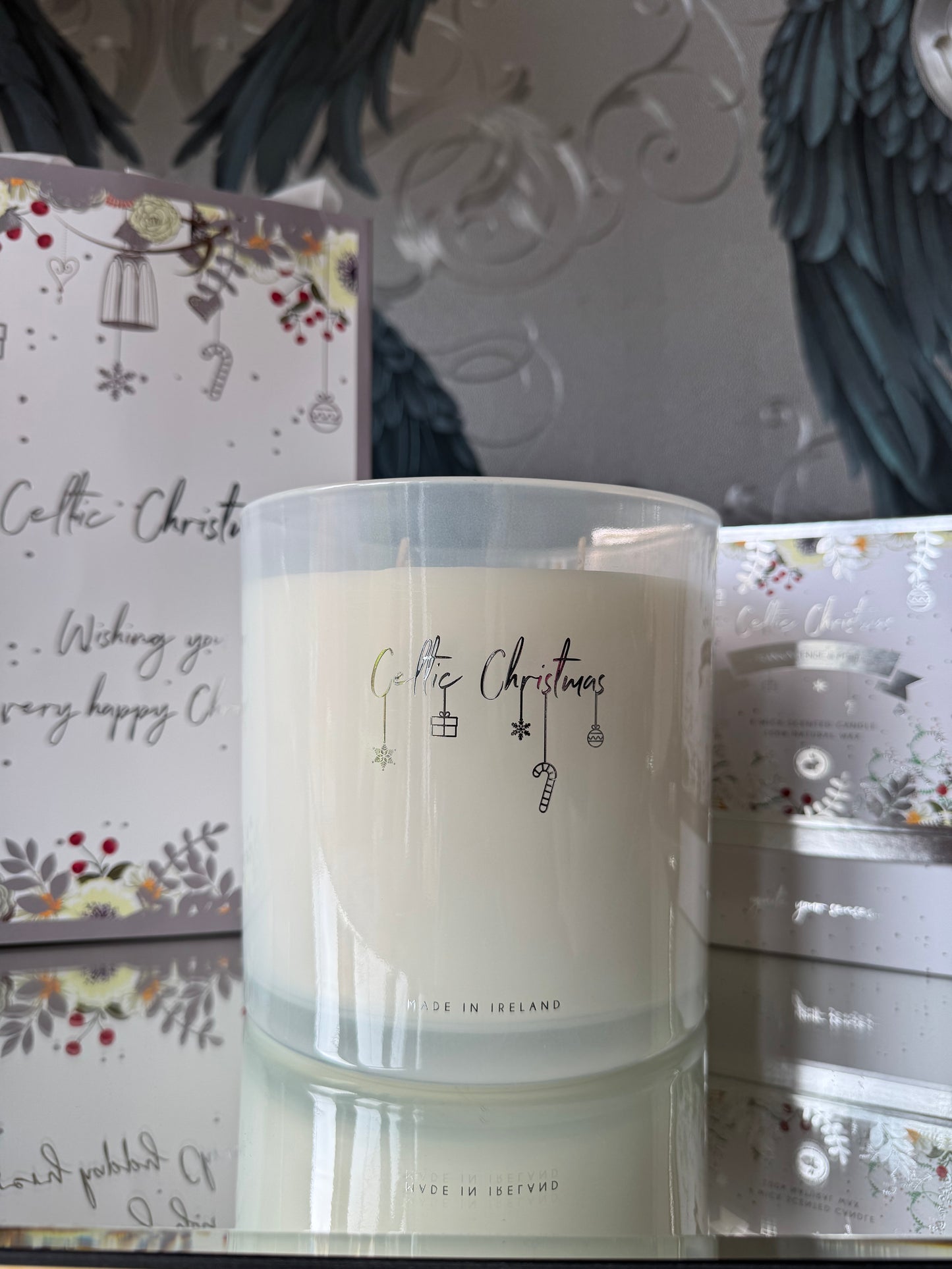 Large 4 Wick Celtic Candle - 1400g with gift box and bag