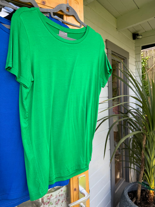 Plain T-Shirt / Top